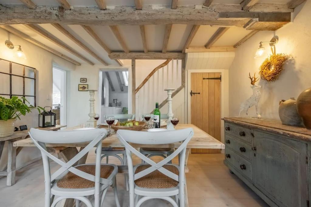 Beekeeper'S Cottage Фейкенем Екстер'єр фото