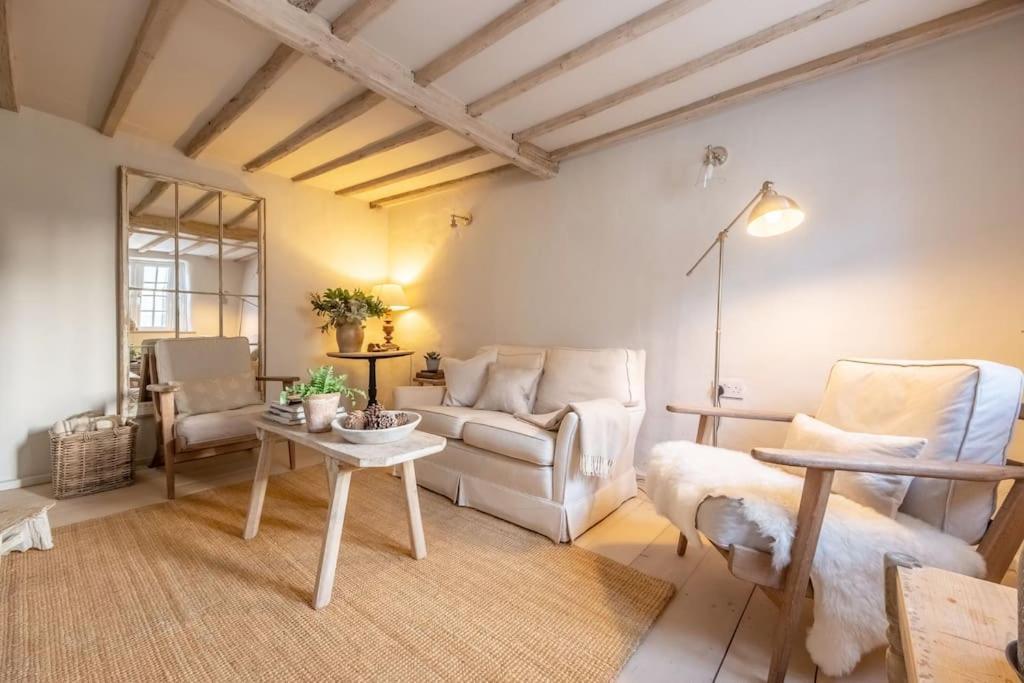 Beekeeper'S Cottage Фейкенем Екстер'єр фото